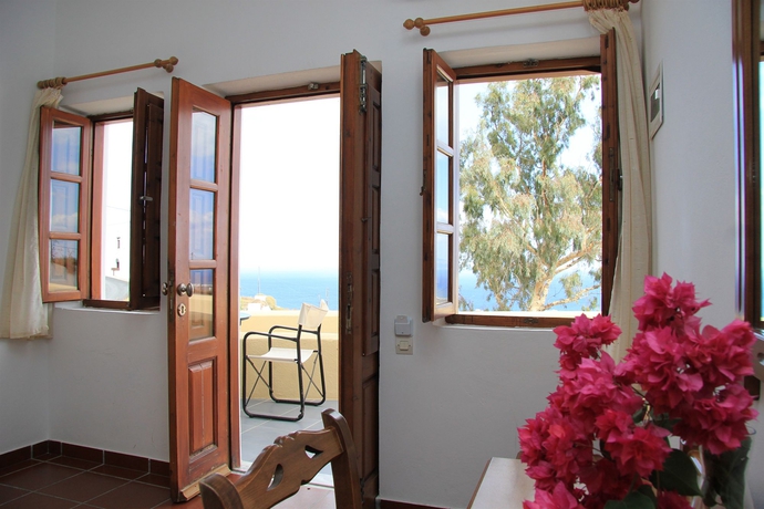 Imagen de los exteriores del Hotel Ersi Villas. Foto 16