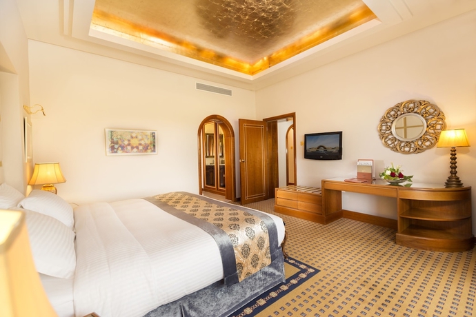 Imagen de la habitación del Hotel Erth Abu Dhabi. Foto 7