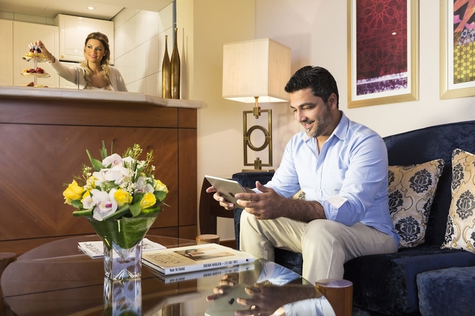 Imagen de la habitación del Hotel Erth Abu Dhabi. Foto 15
