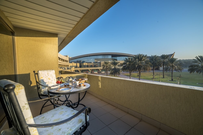 Imagen de la habitación del Hotel Erth Abu Dhabi. Foto 17
