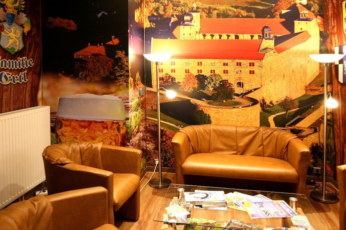 Imagen de los interiores del Hotel Ertl. Foto 19