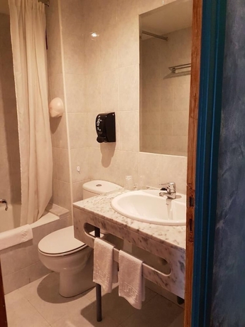 Imagen de la habitación del Hotel Erts Boutique. Foto 13