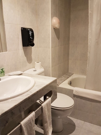 Imagen de la habitación del Hotel Erts Boutique. Foto 17