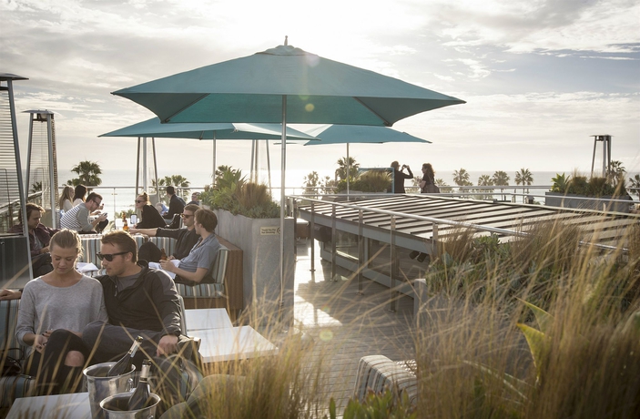 Imagen de los exteriores del Hotel Erwin. Foto 12