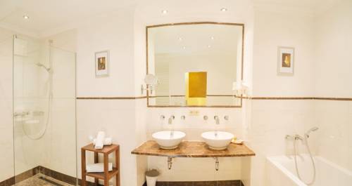 Imagen de la habitación del Hotel Erzherzog Johann Alpin Style - Adults Only, Premium Garni. Foto 14