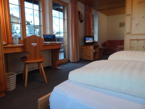 Imagen de la habitación del Hotel Erzhorn. Foto 16