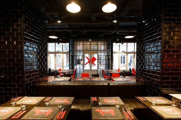 Imagen del bar/restaurante del Hotel Erzs&eacute;bet City Center Budapest, a member of Radisson Individuals. Foto 5