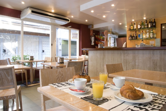 Imagen del bar/restaurante del Hotel Es Furió. Foto 4