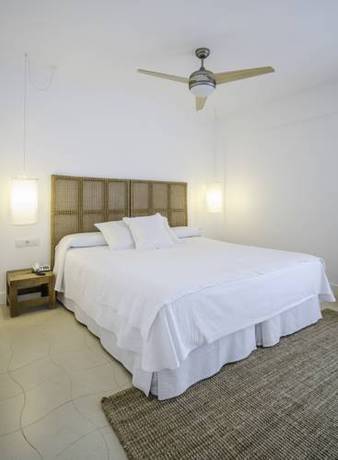 Imagen de la habitación del Hotel Es Marès. Foto 4