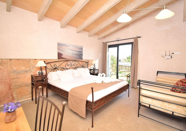 Imagen de la habitación del Hotel Es Racó de Maria. Foto 3