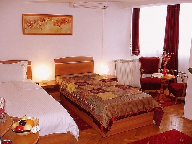 Imagen de la habitación del Hotel Escala. Foto 7
