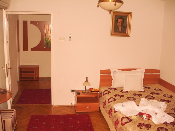 Imagen de la habitación del Hotel Escala. Foto 13