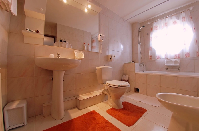 Imagen de la habitación del Hotel Escala. Foto 15