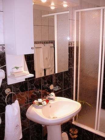 Imagen de la habitación del Hotel Escala. Foto 17
