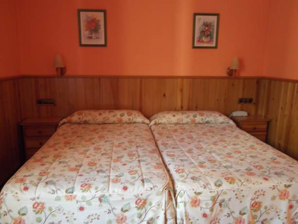 Imagen de la habitación del Hotel Escalar. Foto 11