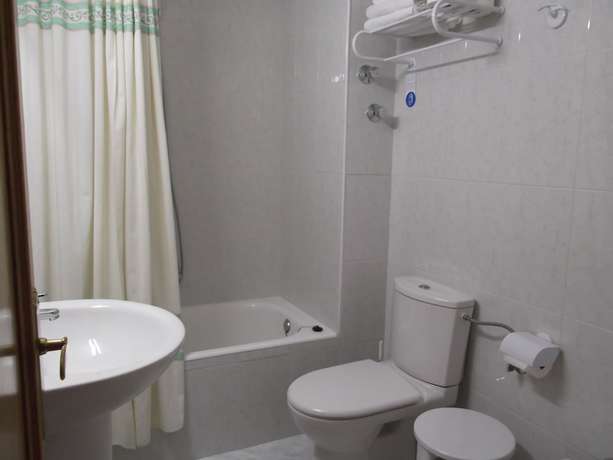 Imagen de la habitación del Hotel Escalar. Foto 13