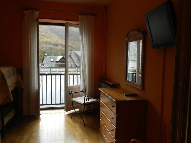 Imagen de la habitación del Hotel Escalar. Foto 15