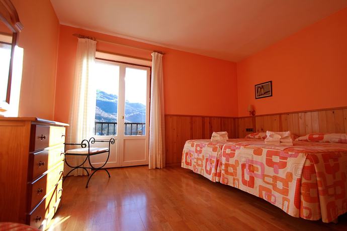 Imagen de la habitación del Hotel Escalar. Foto 16