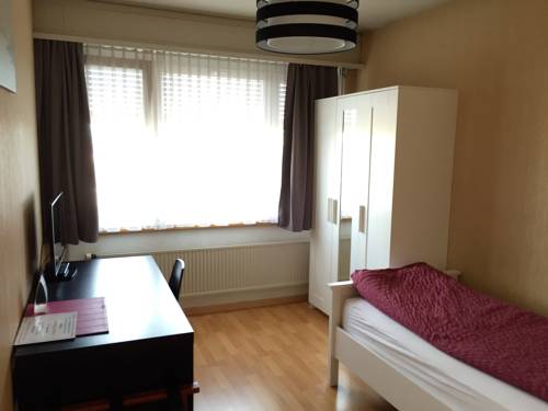 Imagen de la habitación del Hotel Escale, Givisiez. Foto 6