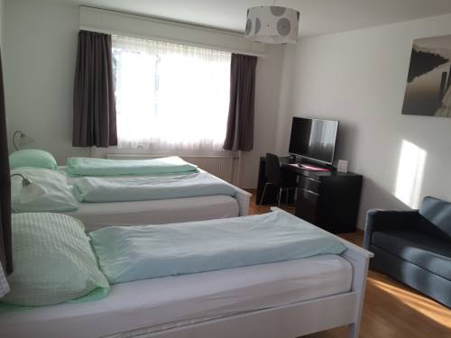 Imagen de la habitación del Hotel Escale, Givisiez. Foto 9