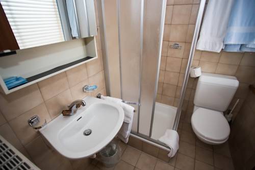 Imagen de la habitación del Hotel Escale, Givisiez. Foto 11