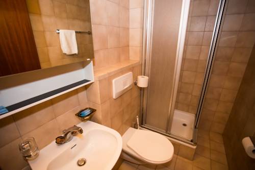 Imagen de la habitación del Hotel Escale, Givisiez. Foto 14