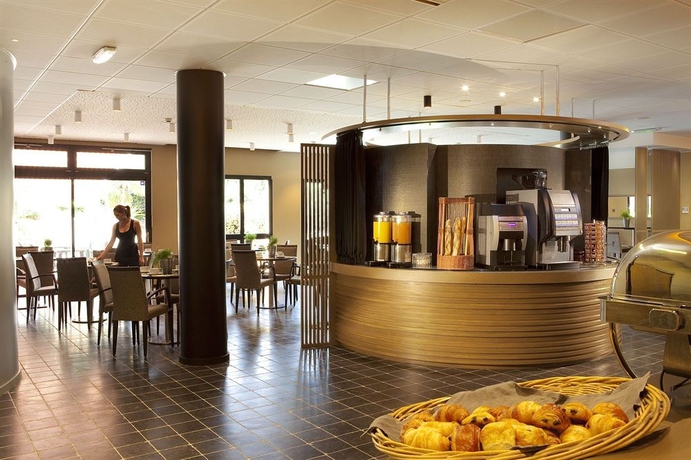 Imagen del bar/restaurante del Hotel Escale Oceania Aix-en-provence. Foto 3