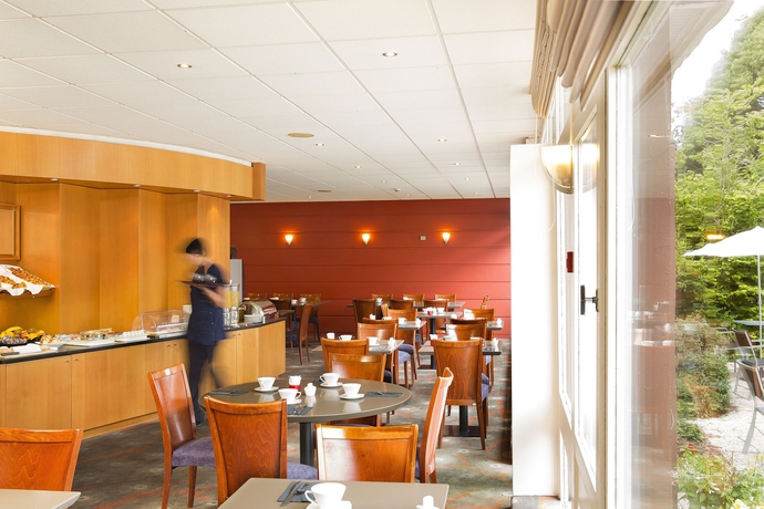 Imagen del bar/restaurante del Hotel Escale Oceania Brest. Foto 7