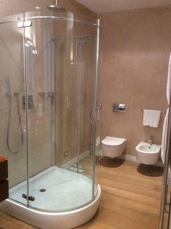 Imagen de la habitación del Hotel Escalus Luxury Suites Verona. Foto 5