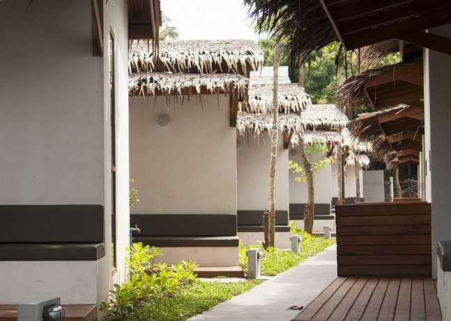 Imagen de los exteriores del Hotel Escape Beach Resort. Foto 13