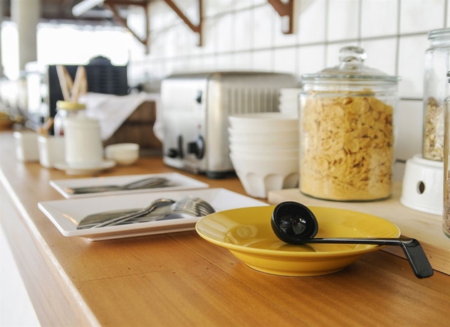 Imagen del bar/restaurante del Hotel Escape Beach Resort. Foto 2