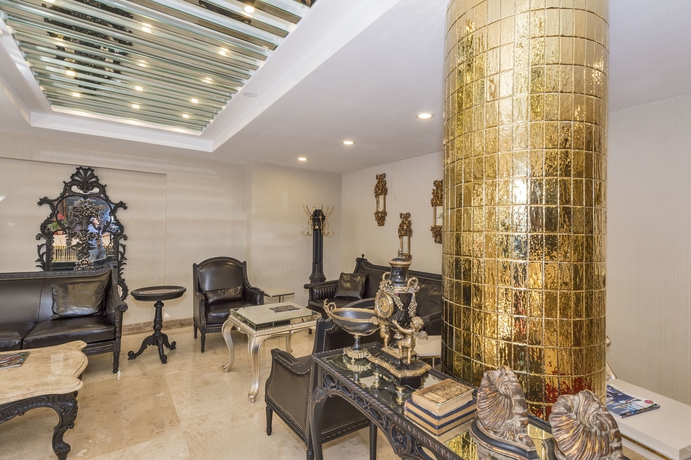 Imagen de los interiores del Hotel Escardin. Foto 15