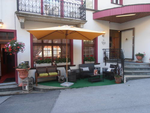 Imagen de los exteriores del Hotel Escher. Foto 4