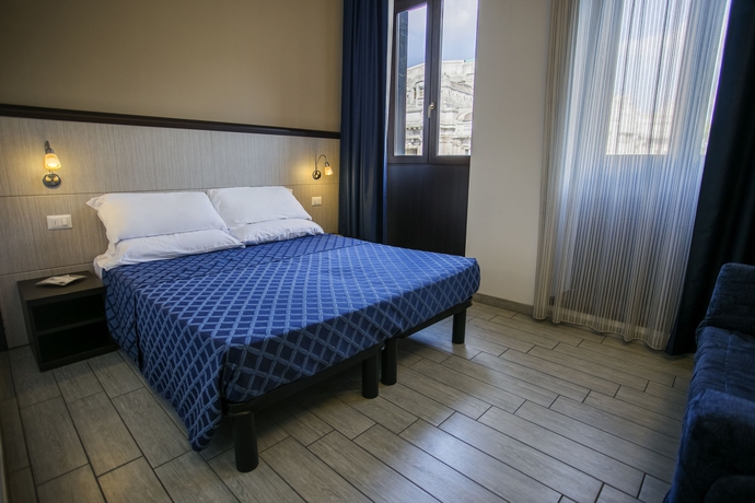 Imagen de la habitación del Hotel Esco. Foto 6