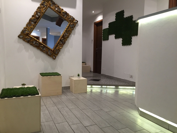 Imagen de los interiores del Hotel Esco. Foto 15