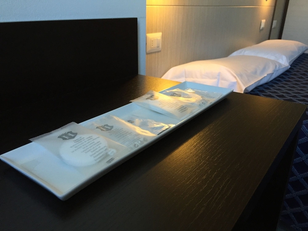 Imagen de la habitación del Hotel Esco. Foto 11