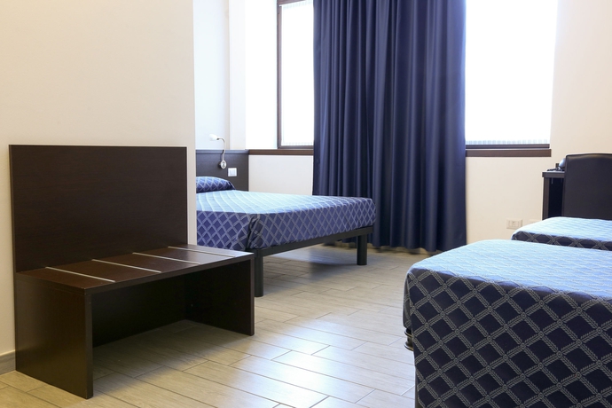 Imagen de la habitación del Hotel Esco. Foto 13