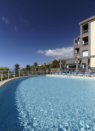 Imagen de la piscina del Hotel Escola. Foto 16