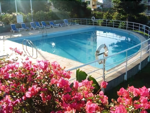 Imagen de la piscina del Hotel Escola. Foto 17