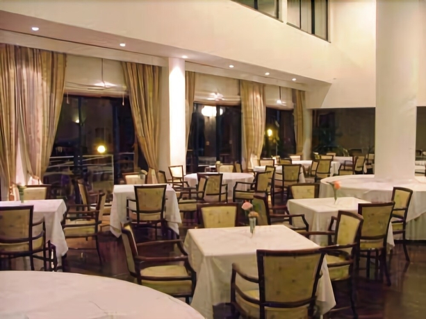 Imagen del bar/restaurante del Hotel Escola. Foto 5