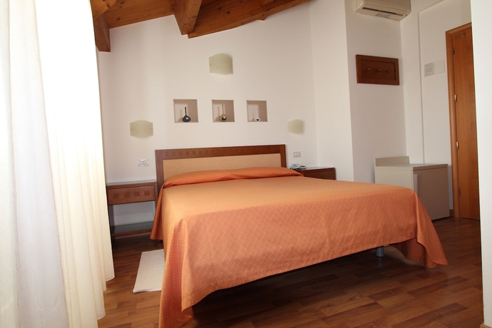 Imagen de la habitación del Hotel Escorial, Cervia. Foto 2