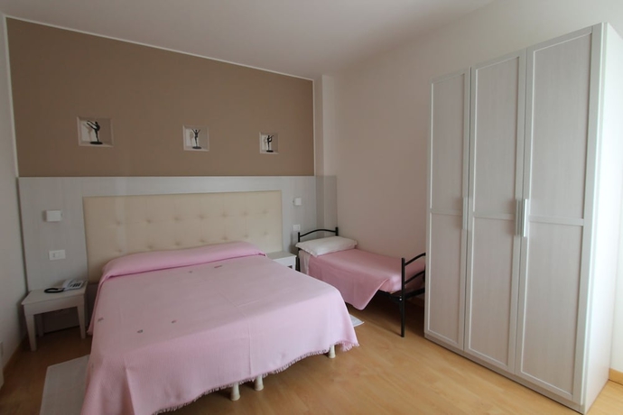 Imagen de la habitación del Hotel Escorial, Cervia. Foto 4