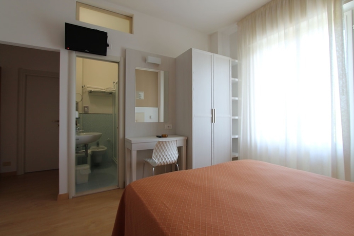 Imagen de la habitación del Hotel Escorial, Cervia. Foto 7