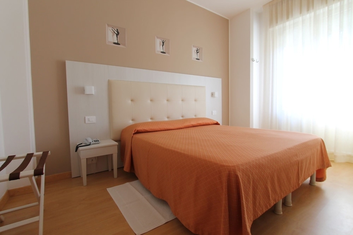Imagen de la habitación del Hotel Escorial, Cervia. Foto 8