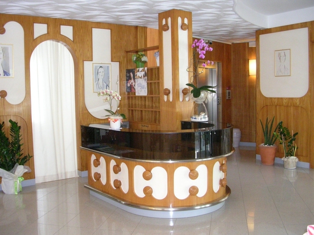 Imagen de los interiores del Hotel Escorial, Cervia. Foto 16