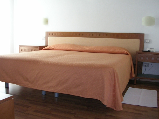 Imagen de la habitación del Hotel Escorial, Cervia. Foto 15