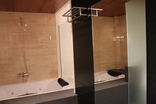 Imagen de la habitación del Hotel Escuderos Hotel Cruz. Foto 15