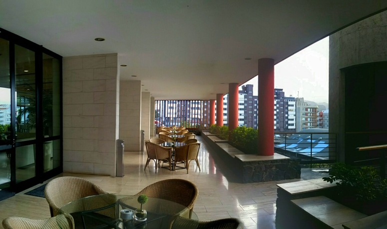 Imagen del bar/restaurante del Hotel Escuela Santa Cruz. Foto 2