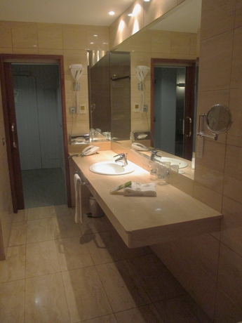 Imagen de la habitación del Hotel Escuela Santa Cruz. Foto 5