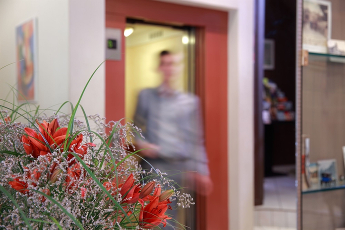 Imagen de los interiores del Hotel Escurial. Foto 8